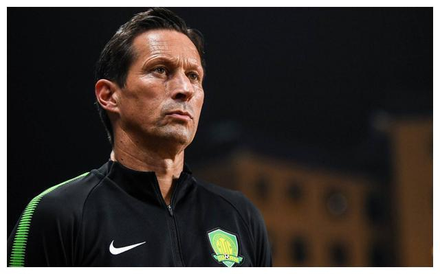 关于西甲今晨再迎强敌;夏洛特黄蜂调整名单;主帅态度——震撼外界;阵容厚度经受考验的信息 关于西甲今晨再迎强敌;夏洛特黄蜂调整名单;主帅态度——震撼外界;阵容厚度经受考验的信息